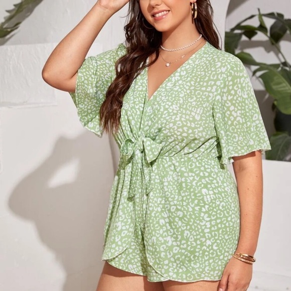 Plus Cheetah Print Tie Front Romper - Picture 5 of 14